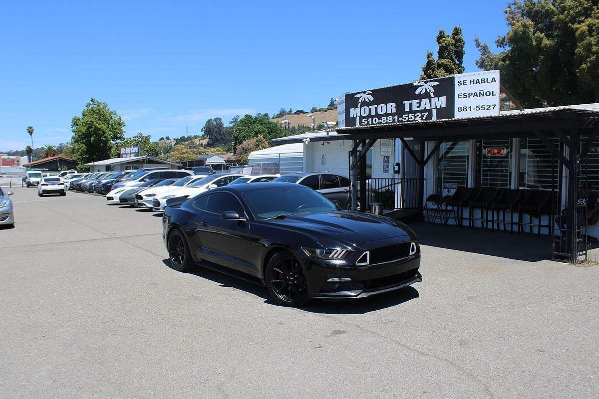 2017 FORD Mustang