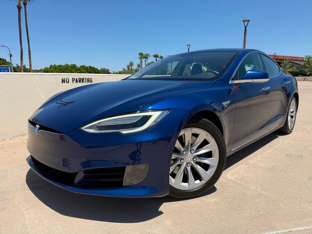 2016 TESLA Model S