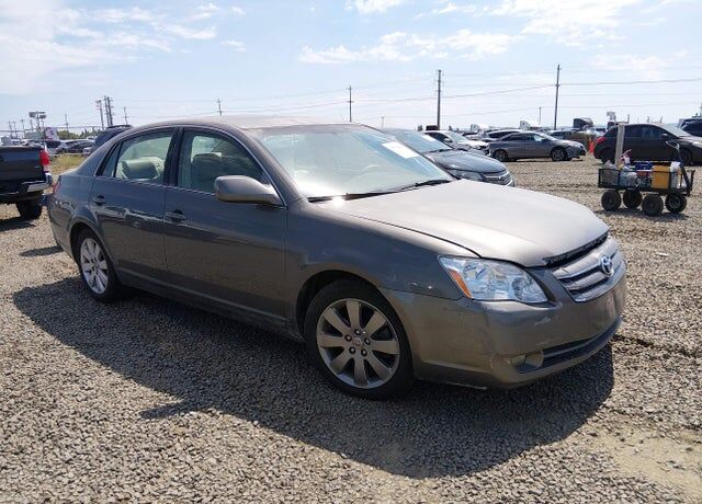 2006 TOYOTA Avalon