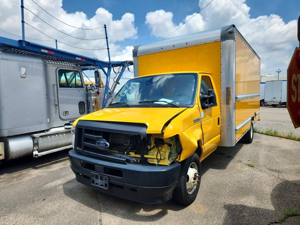 2022 FORD E-350