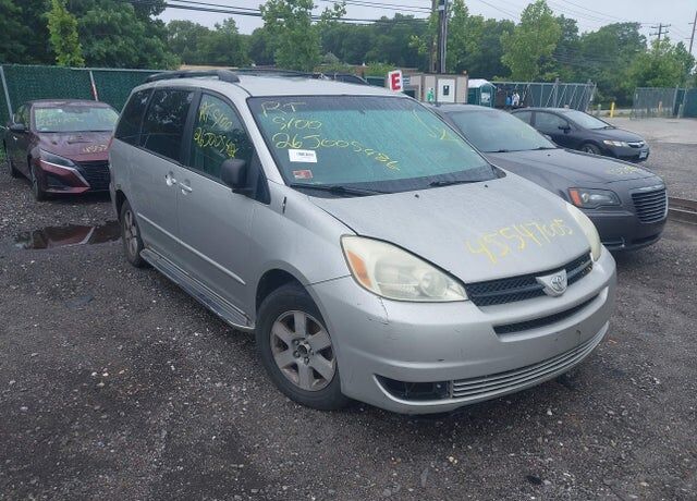 2004 TOYOTA Sienna
