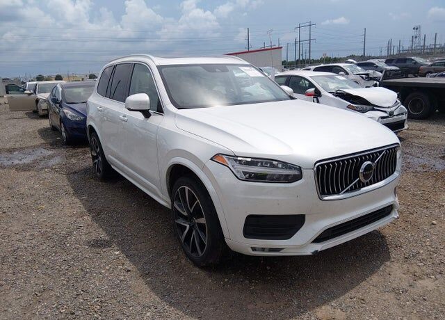 2022 VOLVO XC90