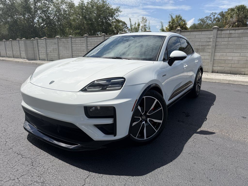 2024 PORSCHE Macan