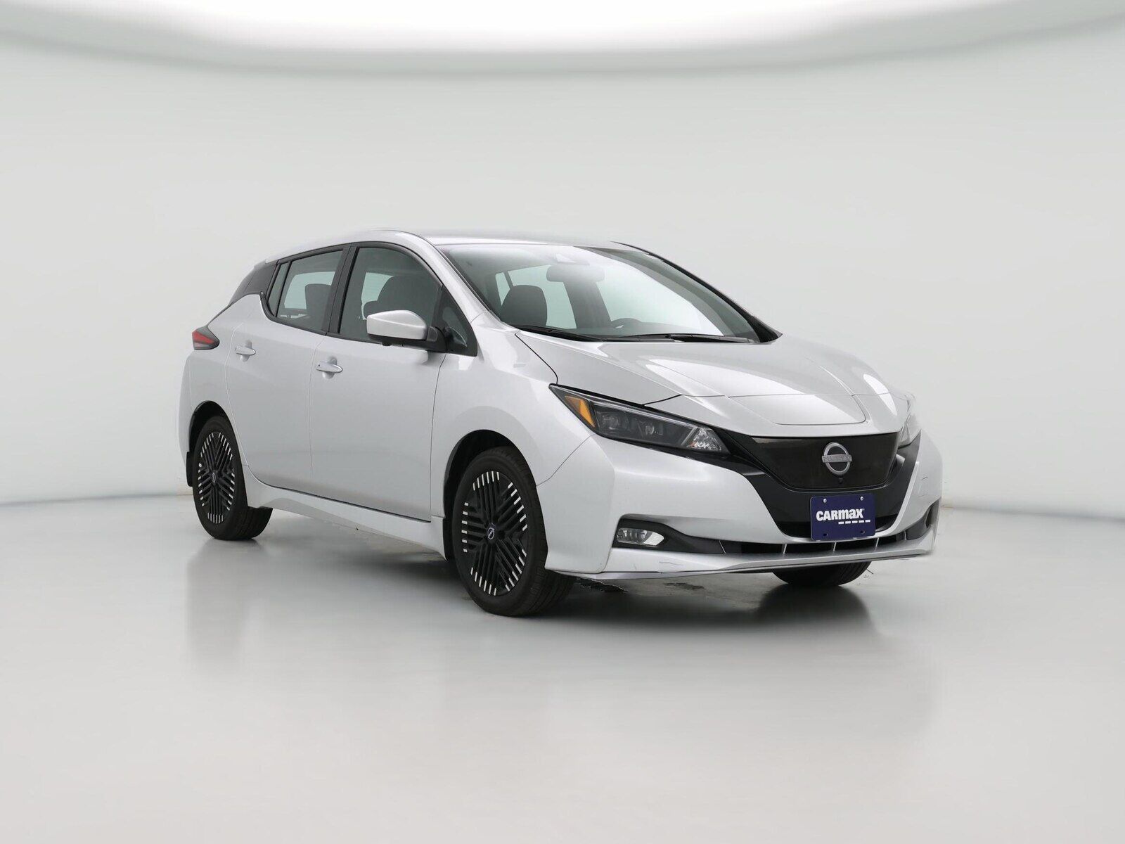 2024 NISSAN Leaf