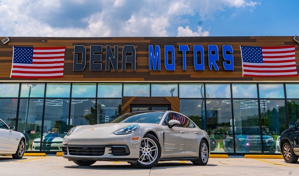 2018 PORSCHE Panamera