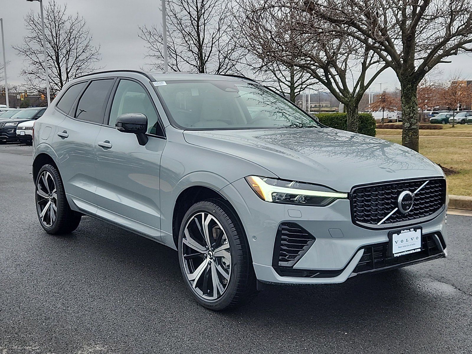 2025 VOLVO XC60