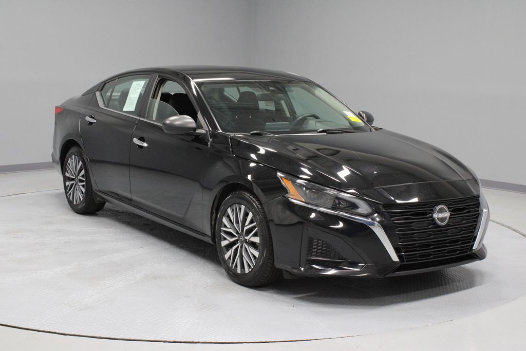 2024 NISSAN Altima