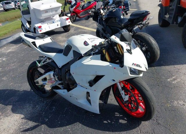 2014 HONDA CB