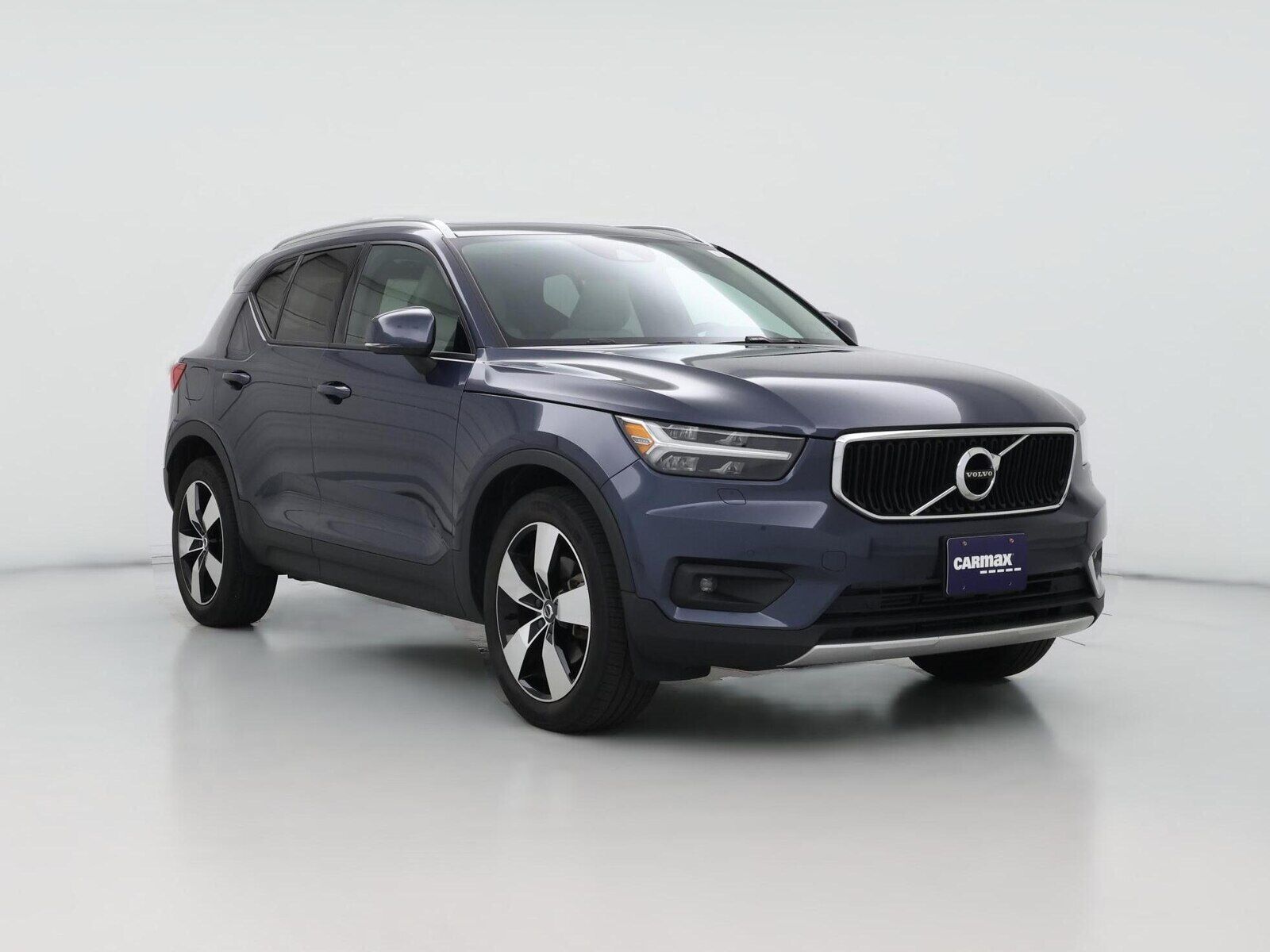 2022 VOLVO XC40