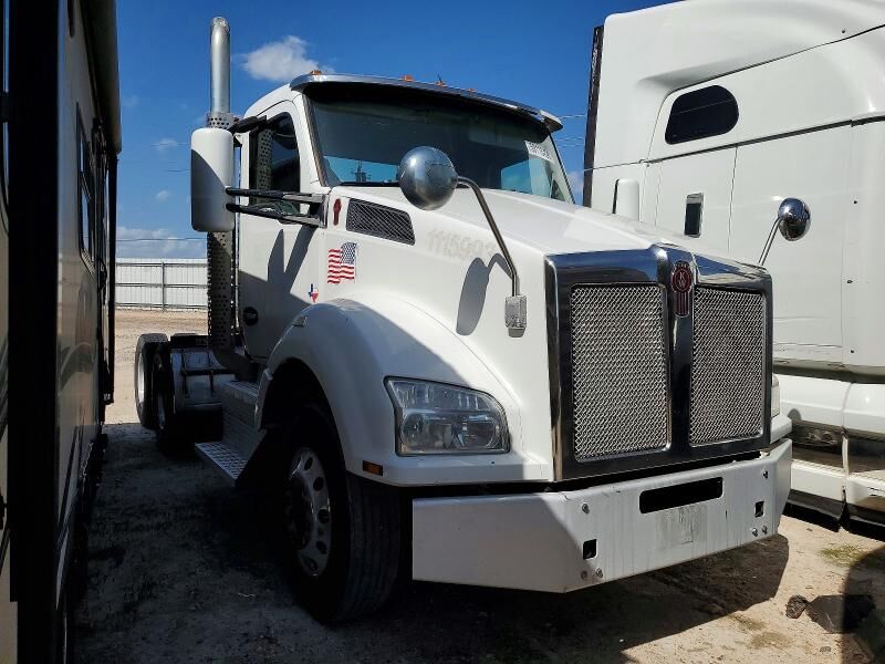 2017 KENWORTH T880