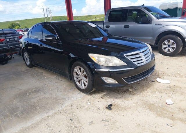 2013 HYUNDAI Genesis