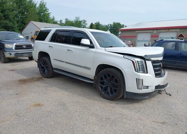 2017 CADILLAC Escalade