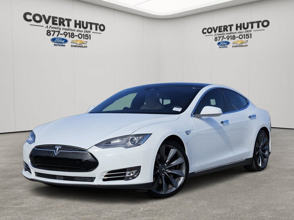 2015 TESLA Model S