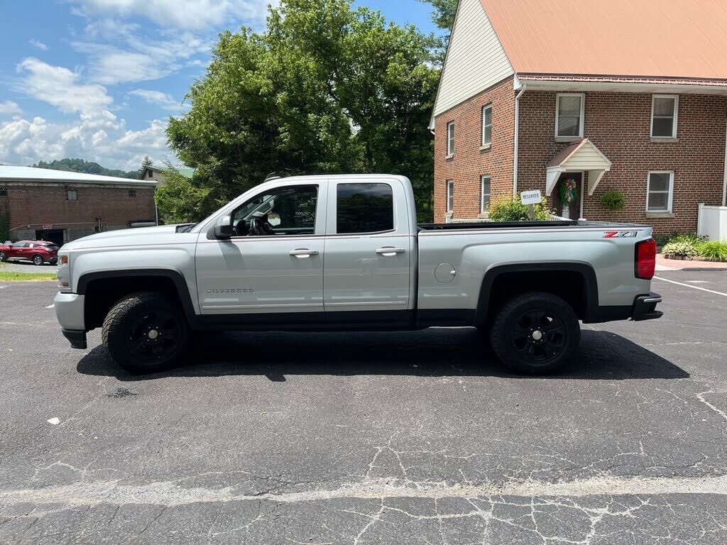 2018 CHEVROLET Silverado
