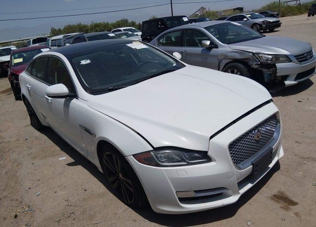 2016 JAGUAR XJ