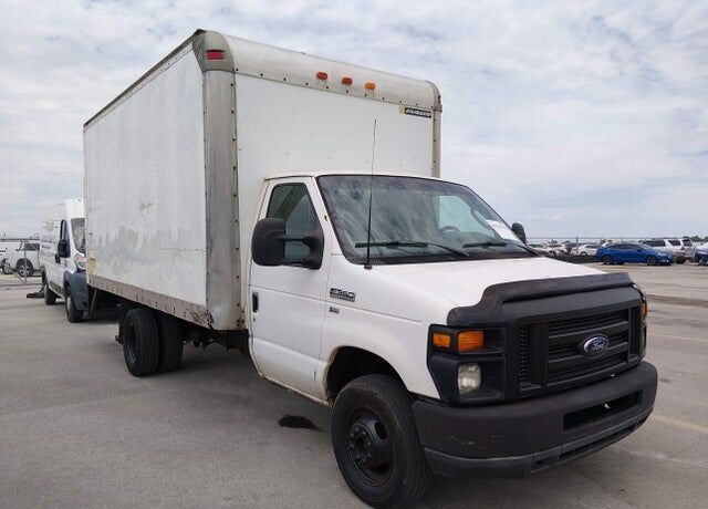 2012 FORD E-350