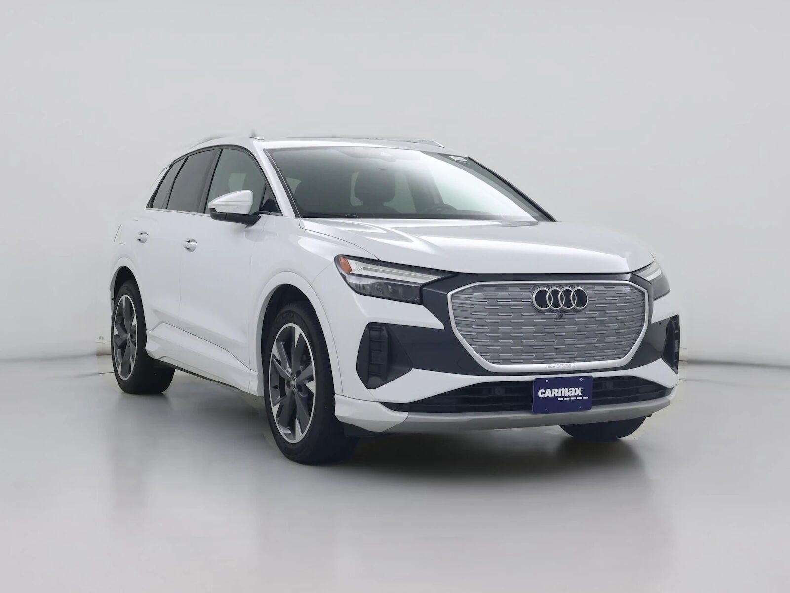 2022 AUDI Q4