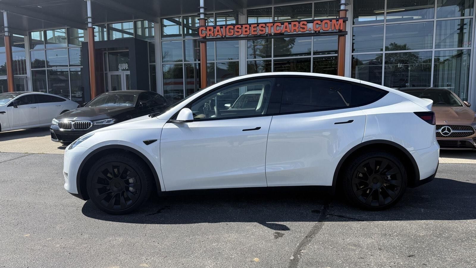 2023 TESLA Model Y
