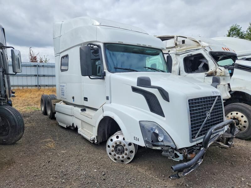 2015 VOLVO TRUCK VNL