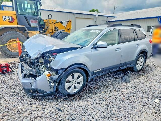 2012 SUBARU Outback