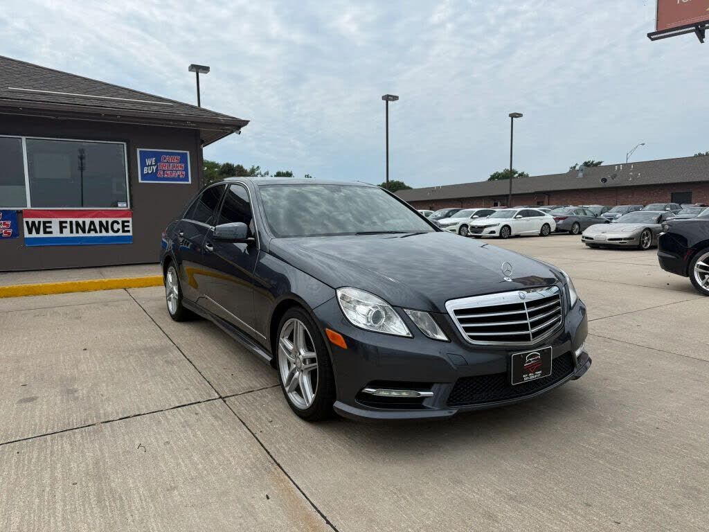 2013 MERCEDES-BENZ E-Class