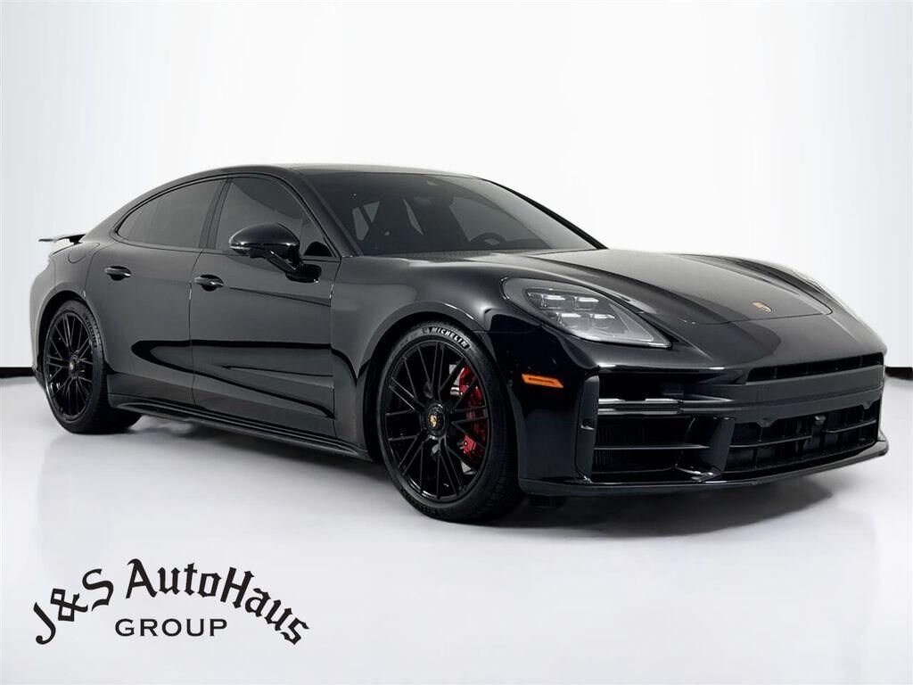 2026 PORSCHE Panamera