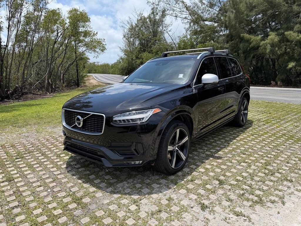 2019 VOLVO XC90