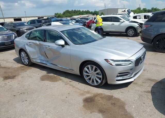 2020 VOLVO S90