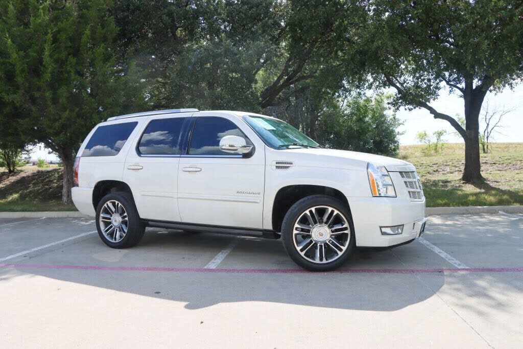 2014 CADILLAC Escalade