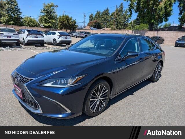 2022 LEXUS ES