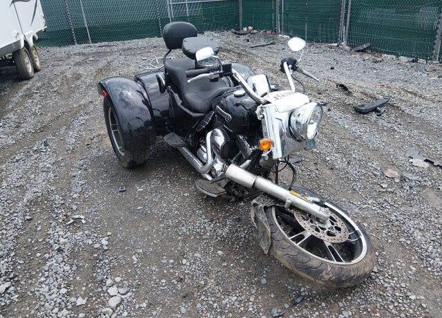 2015 HARLEY DAVIDSON Freewheeler