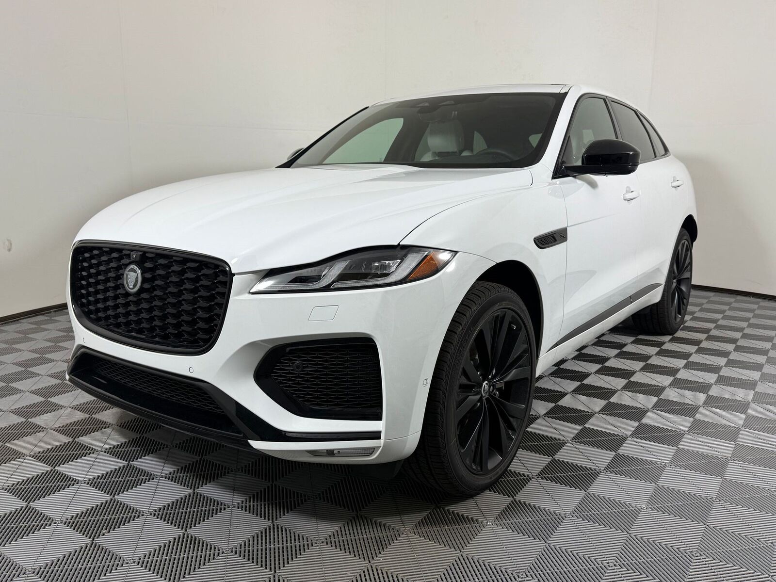 2026 JAGUAR F-Pace