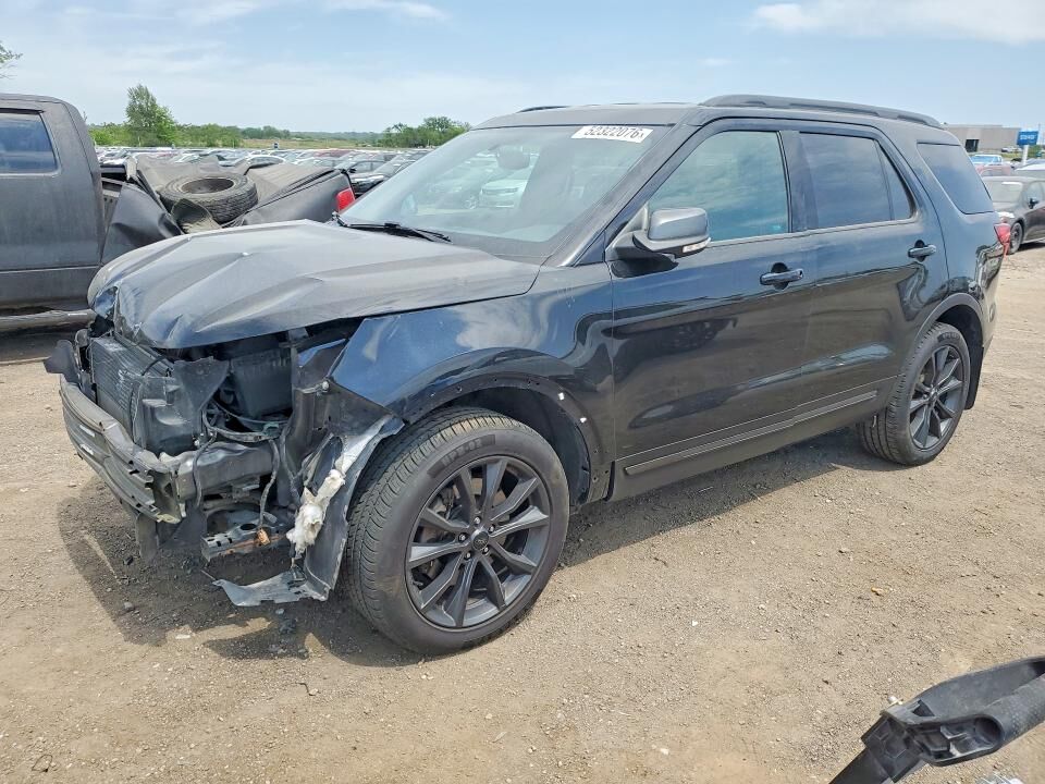 2017 FORD Explorer