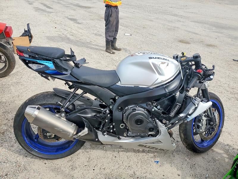 2026 SUZUKI GSX-R600