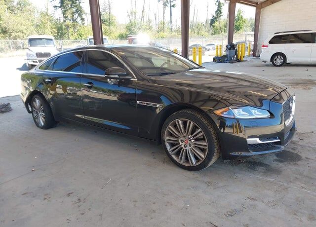 2016 JAGUAR XJ