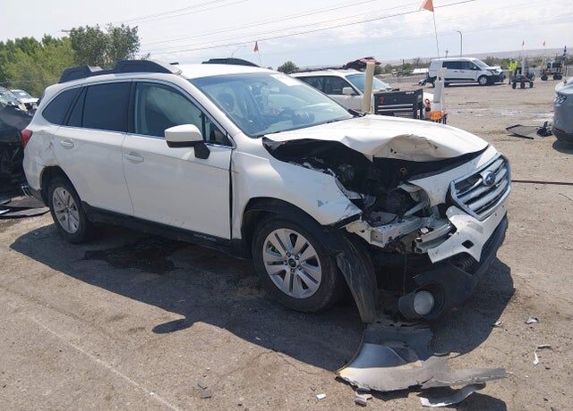 2016 SUBARU Outback