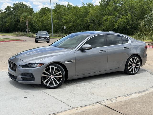 2020 JAGUAR XE