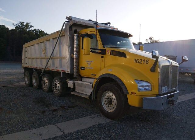 2016 KENWORTH T880