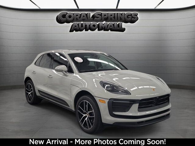 2024 PORSCHE Macan