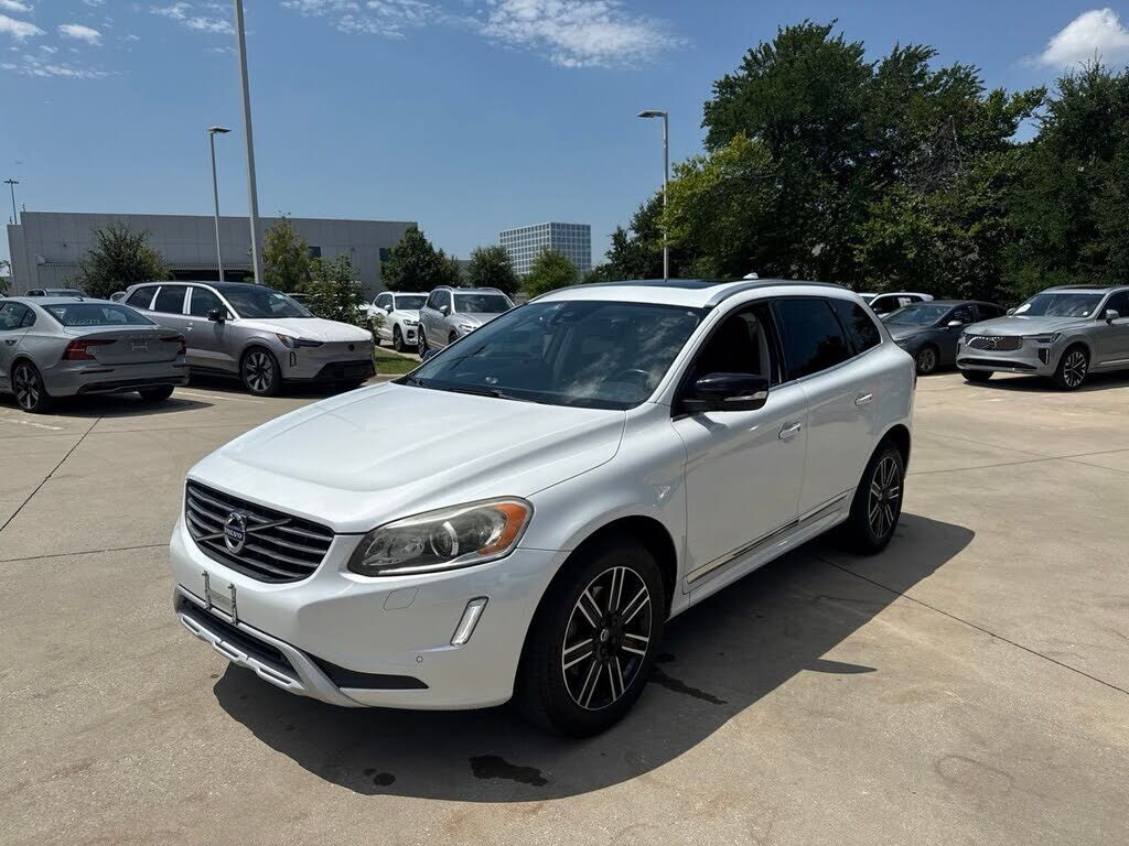 2017 VOLVO XC60