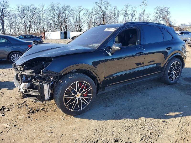 2024 PORSCHE Cayenne