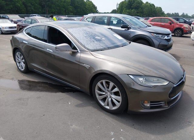 2016 TESLA Model S