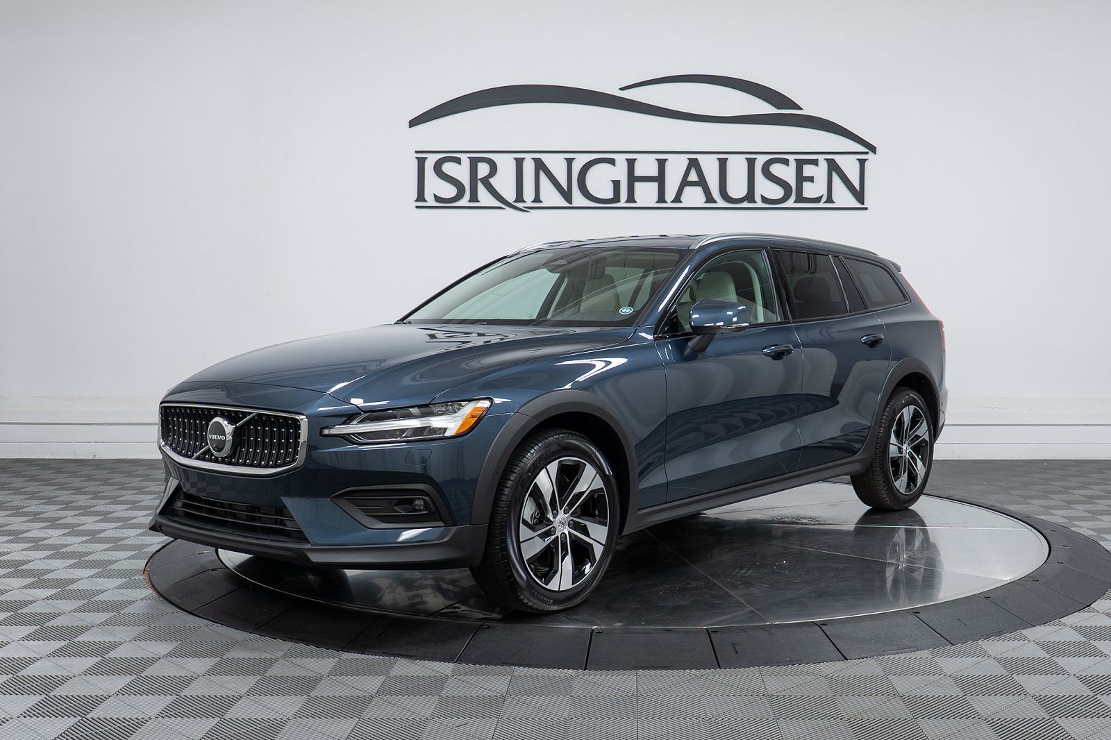 2026 VOLVO V60CC
