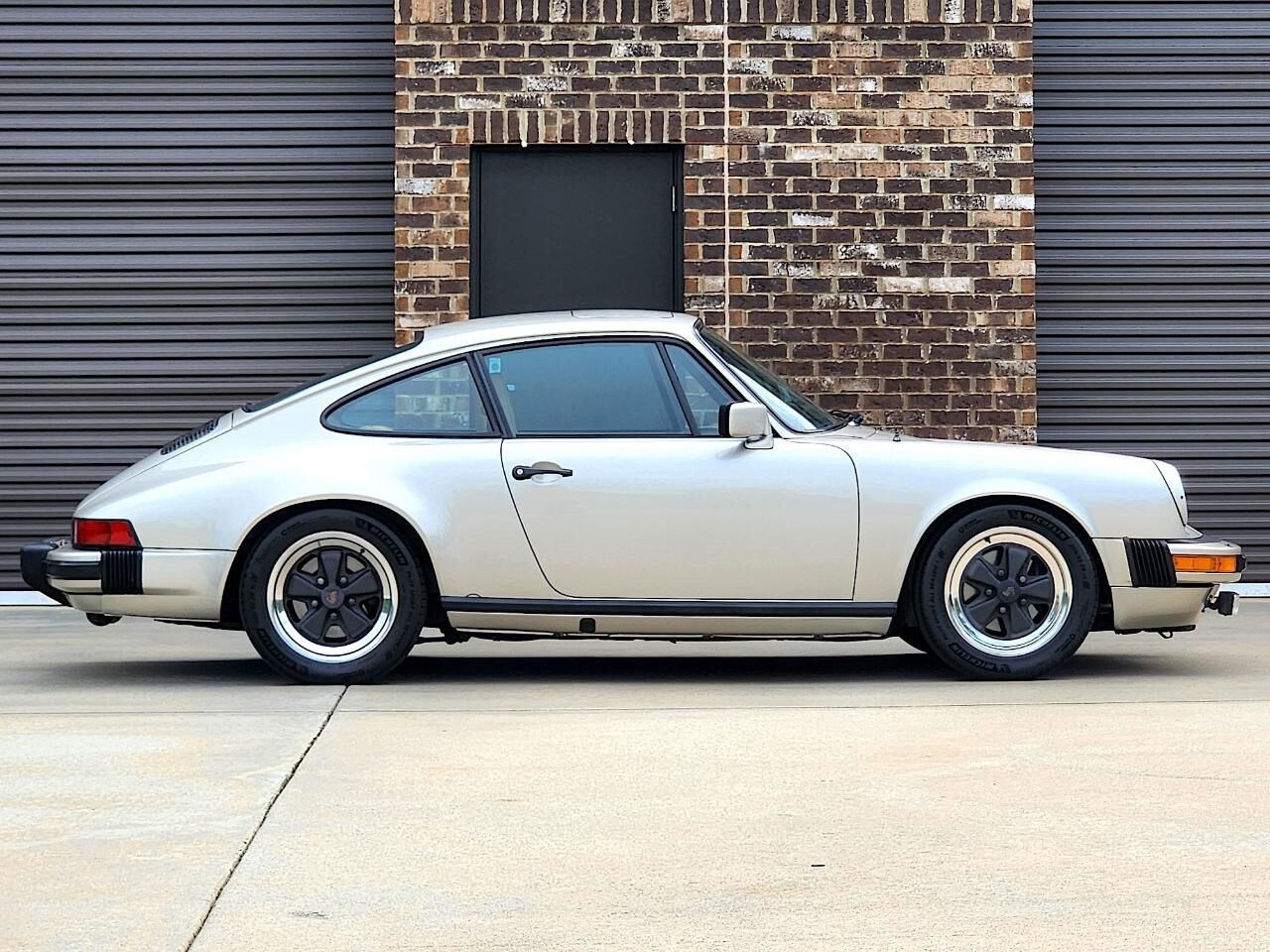 1982 PORSCHE 911