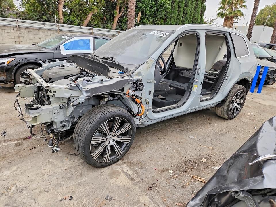2025 VOLVO XC90