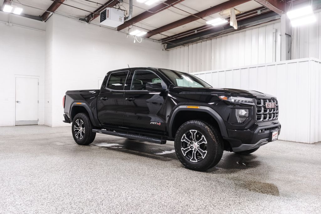 2024 GMC Canyon