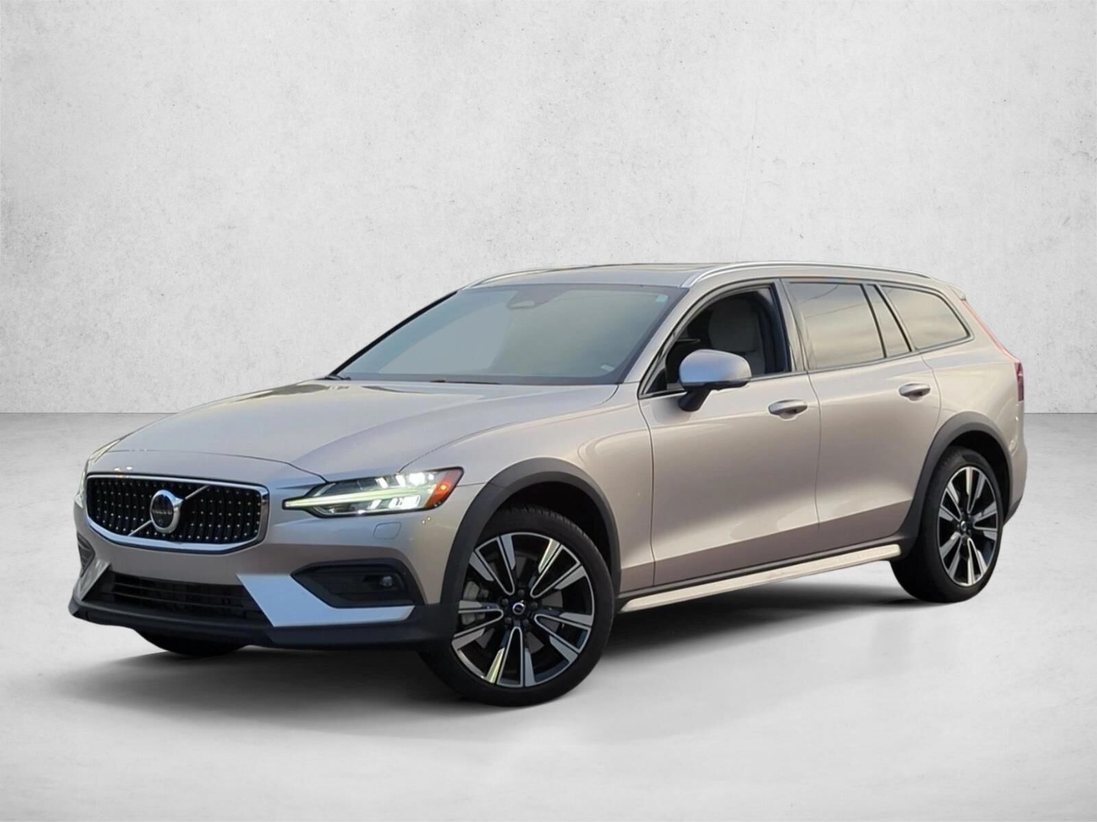 2024 VOLVO V60CC