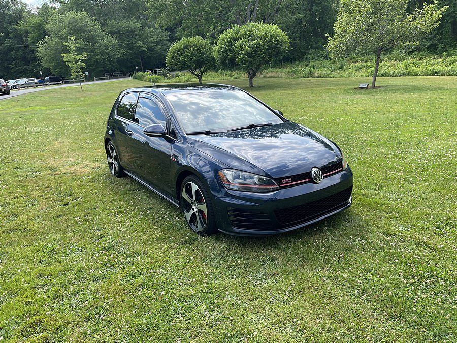 2016 VOLKSWAGEN Golf GTI