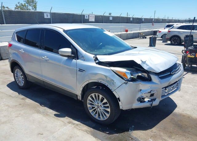 2016 FORD Escape