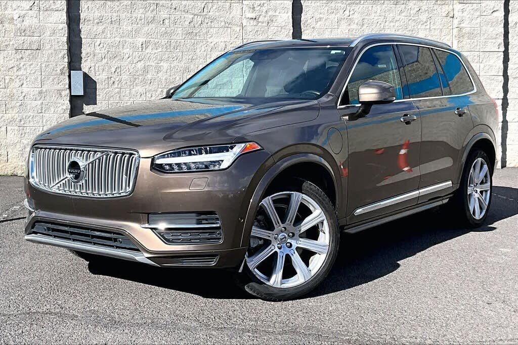 2017 VOLVO XC90